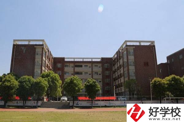 岳陽市高級技工學(xué)校開設(shè)了哪些熱門專業(yè)？